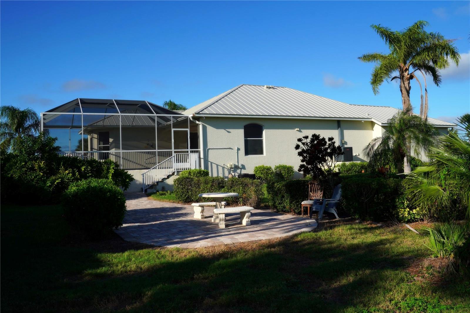 2 Windward Pl Property Photo 4