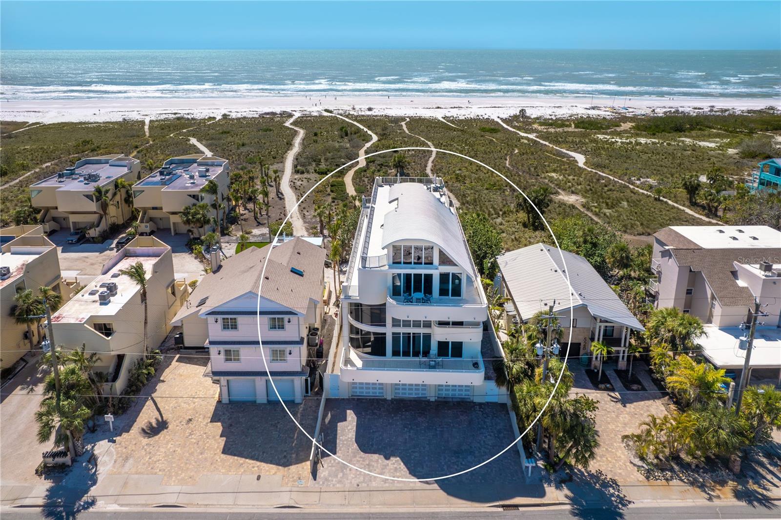 534 Beach Rd Property Photo 2