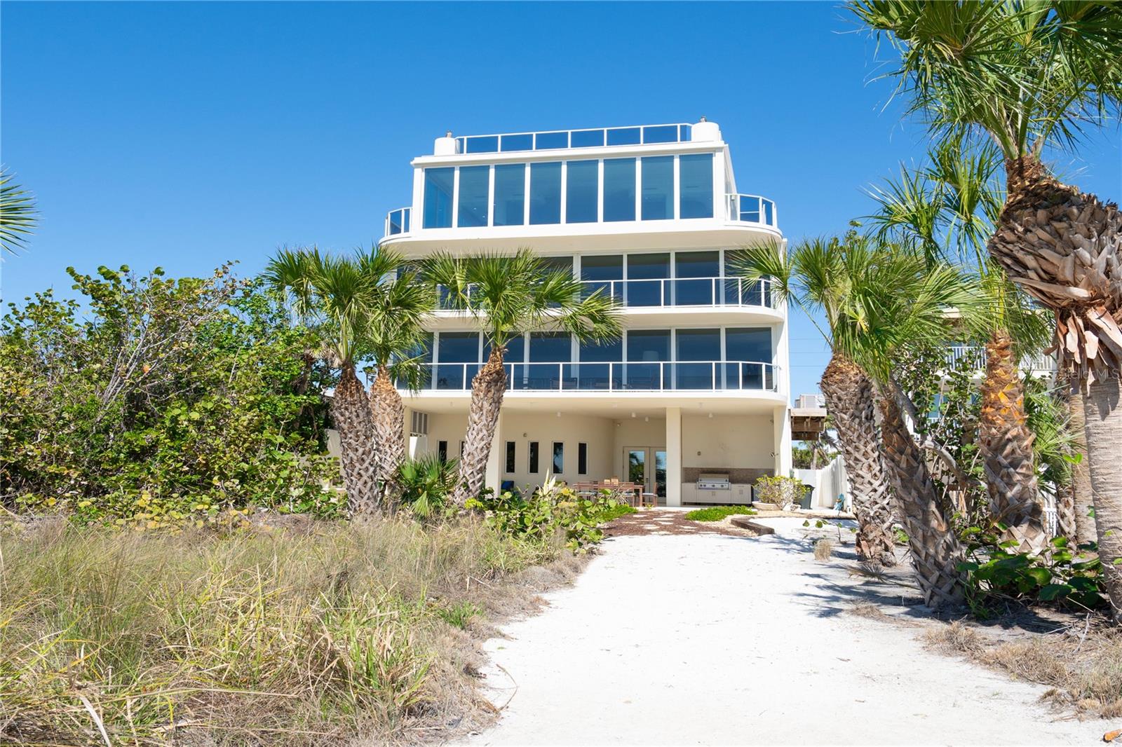 534 Beach Rd Property Photo 3