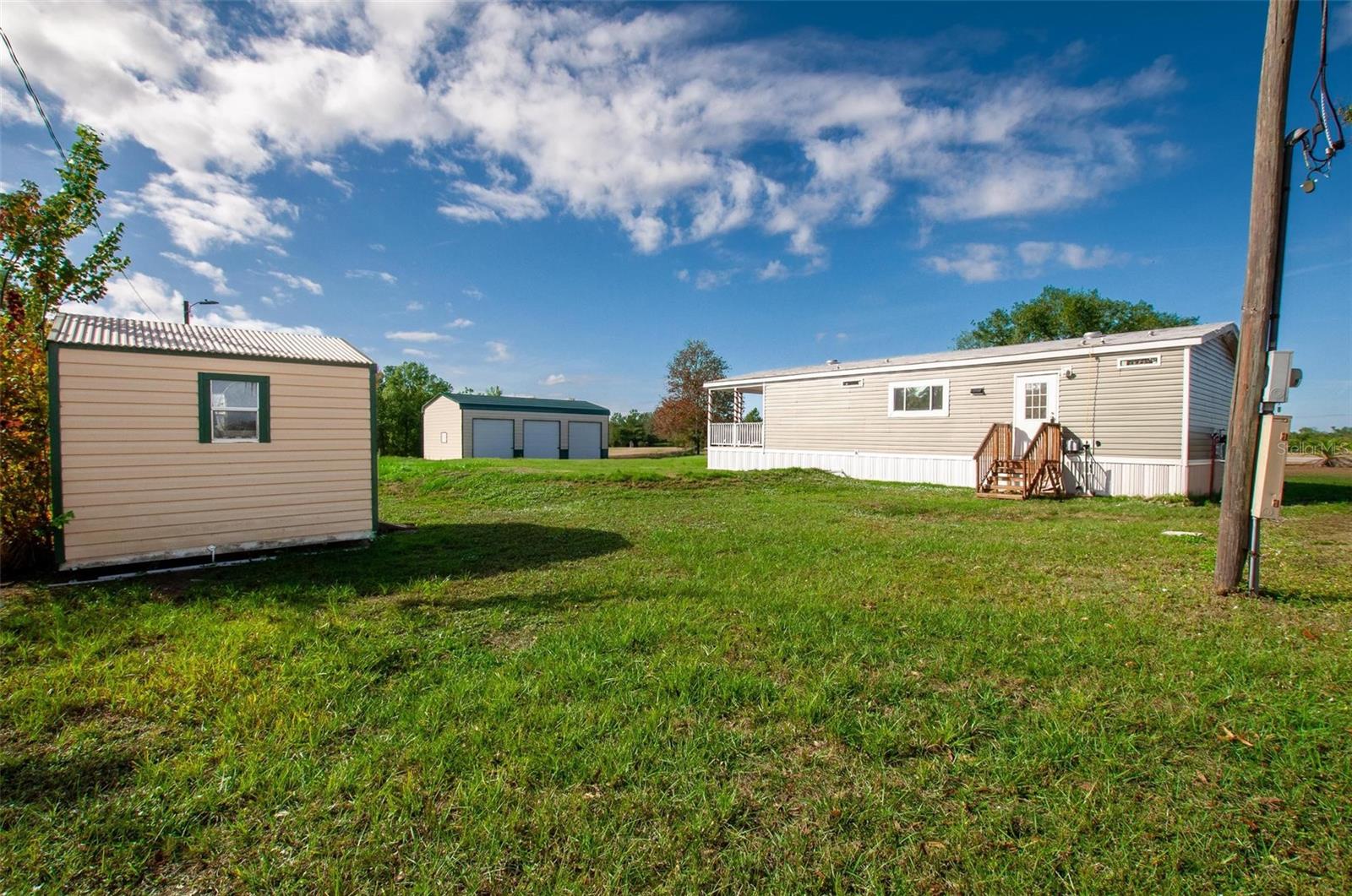 2837 Ne Persimmon Dr Property Photo 14