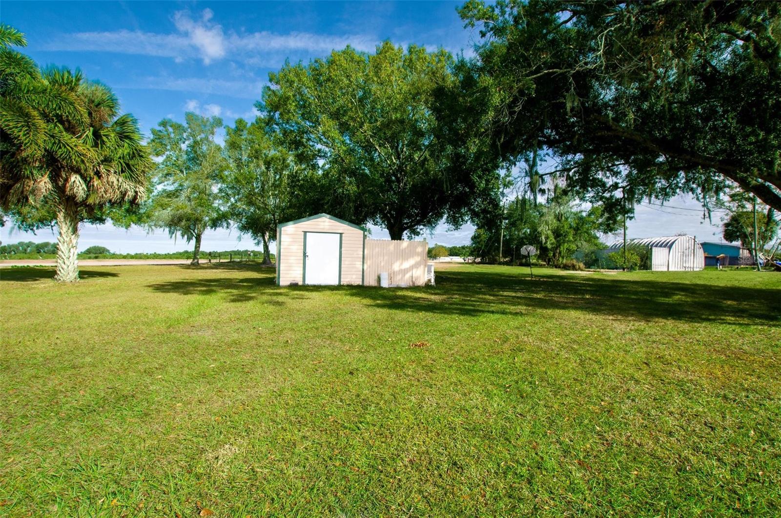 2837 Ne Persimmon Dr Property Photo 15