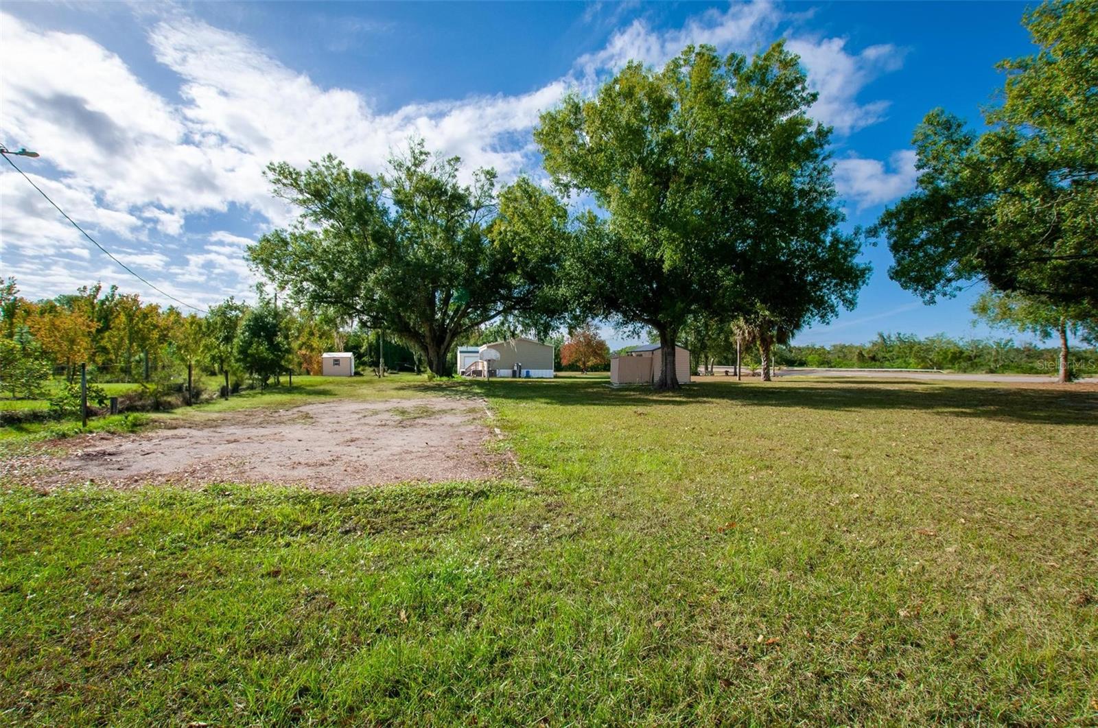 2837 Ne Persimmon Dr Property Photo 16
