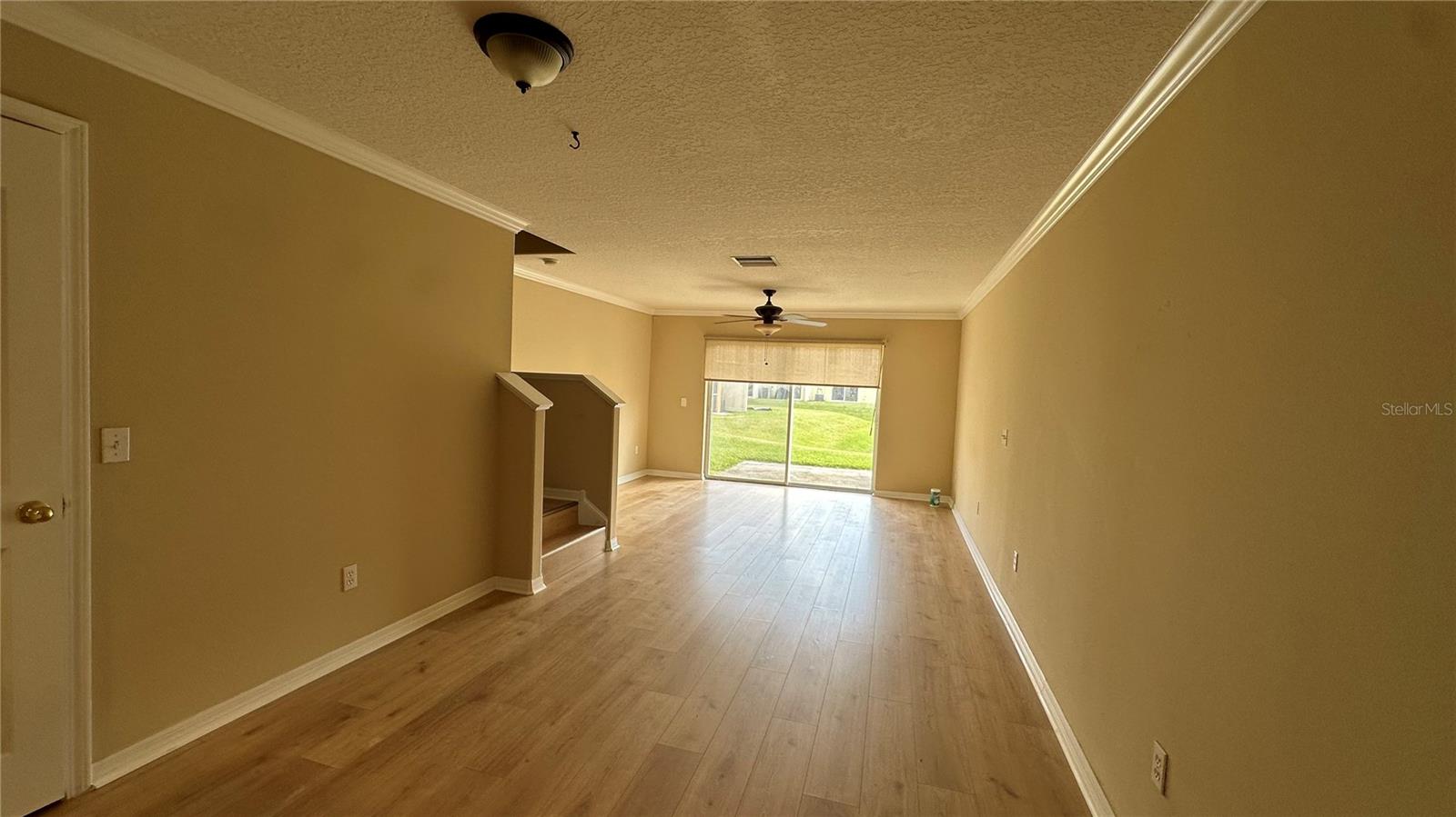 6918 Hawthorne Trace Ln Property Photo 2