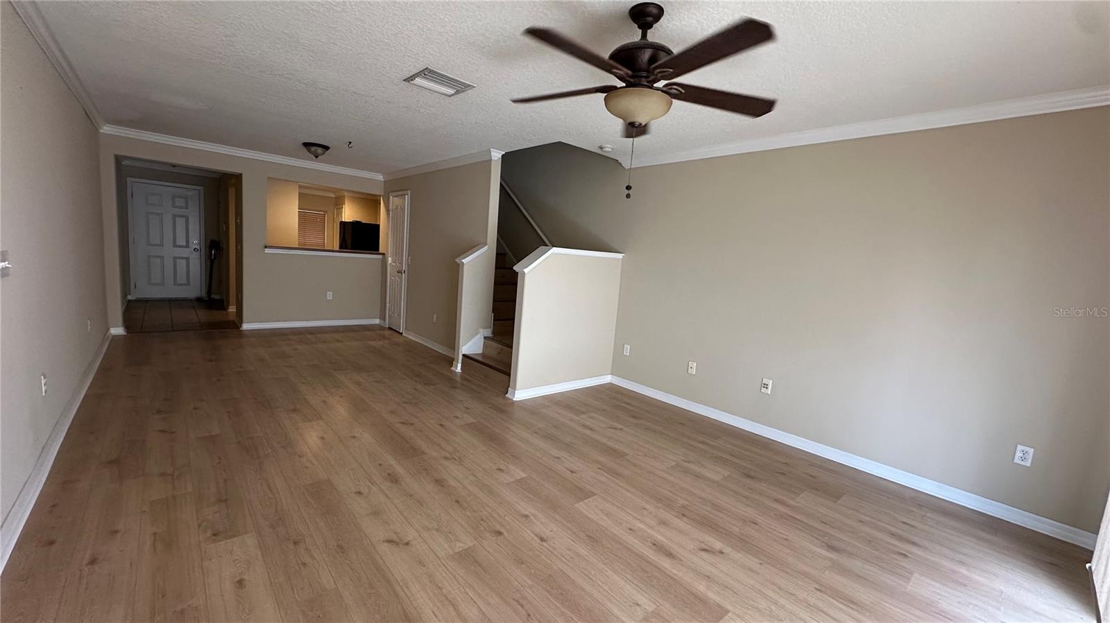 6918 Hawthorne Trace Ln Property Photo 6