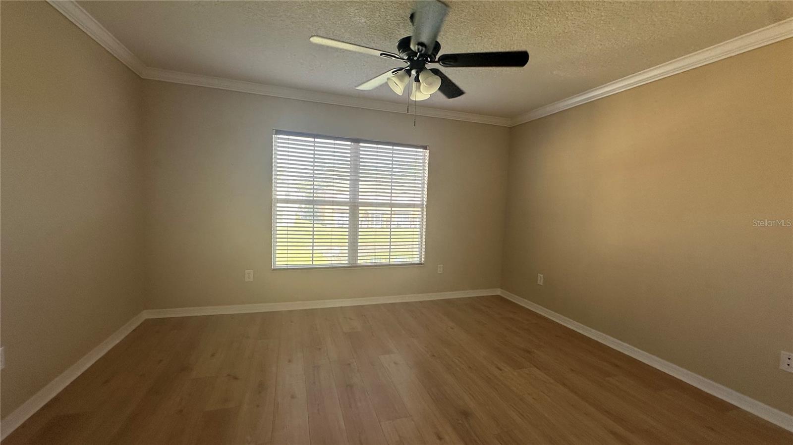 6918 Hawthorne Trace Ln Property Photo 7
