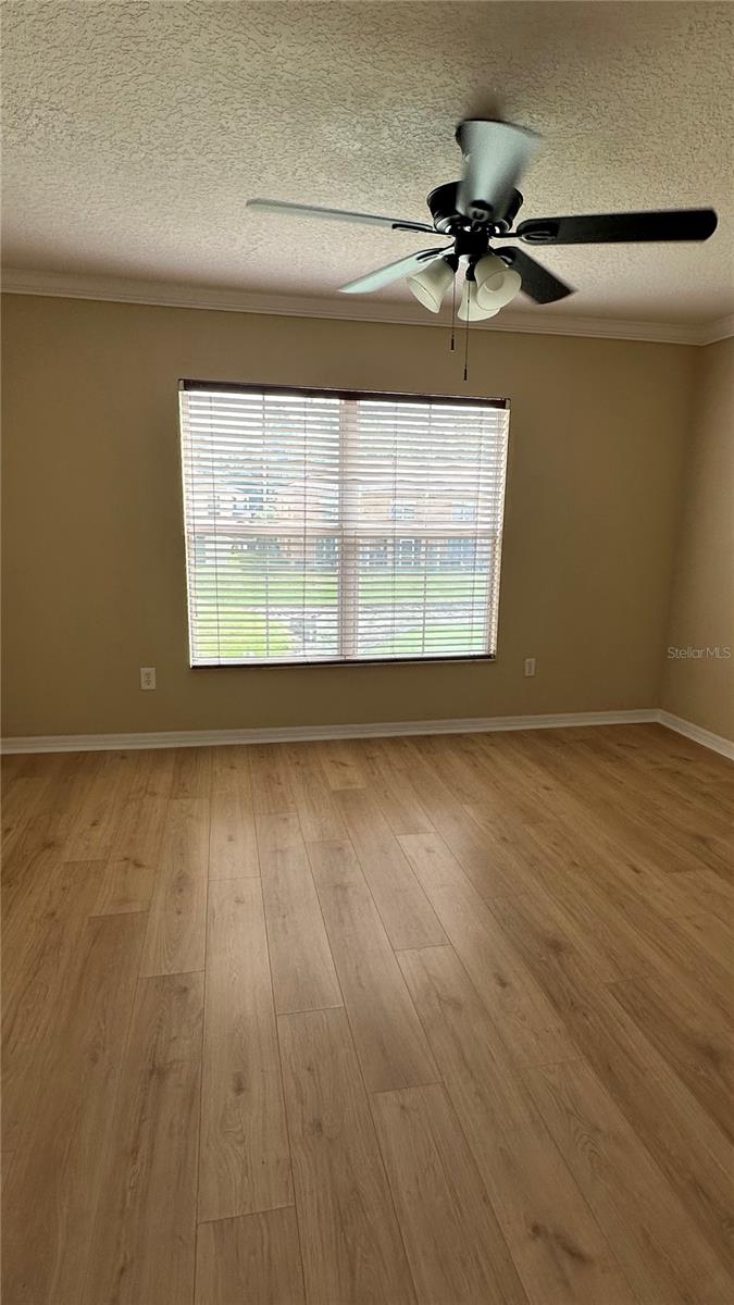 6918 Hawthorne Trace Ln Property Photo 8