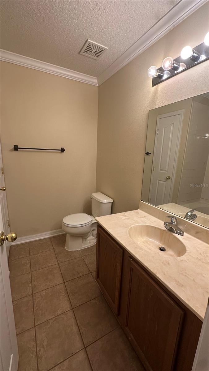 6918 Hawthorne Trace Ln Property Photo 10