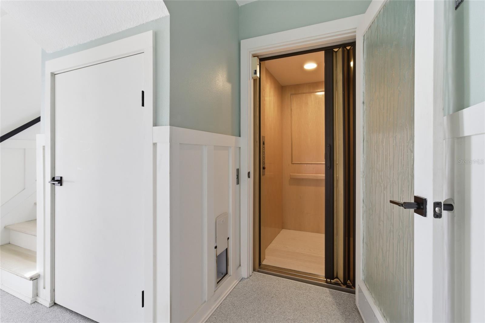 2502 Avenue B Property Photo 9