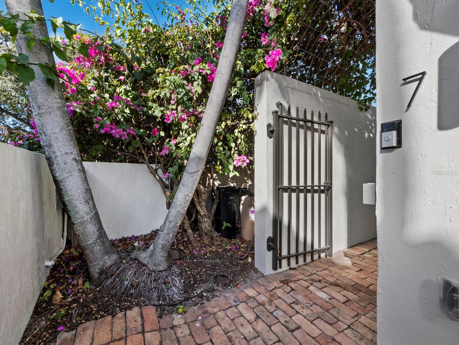 200 Cocoanut Ave #7 Property Photo 6