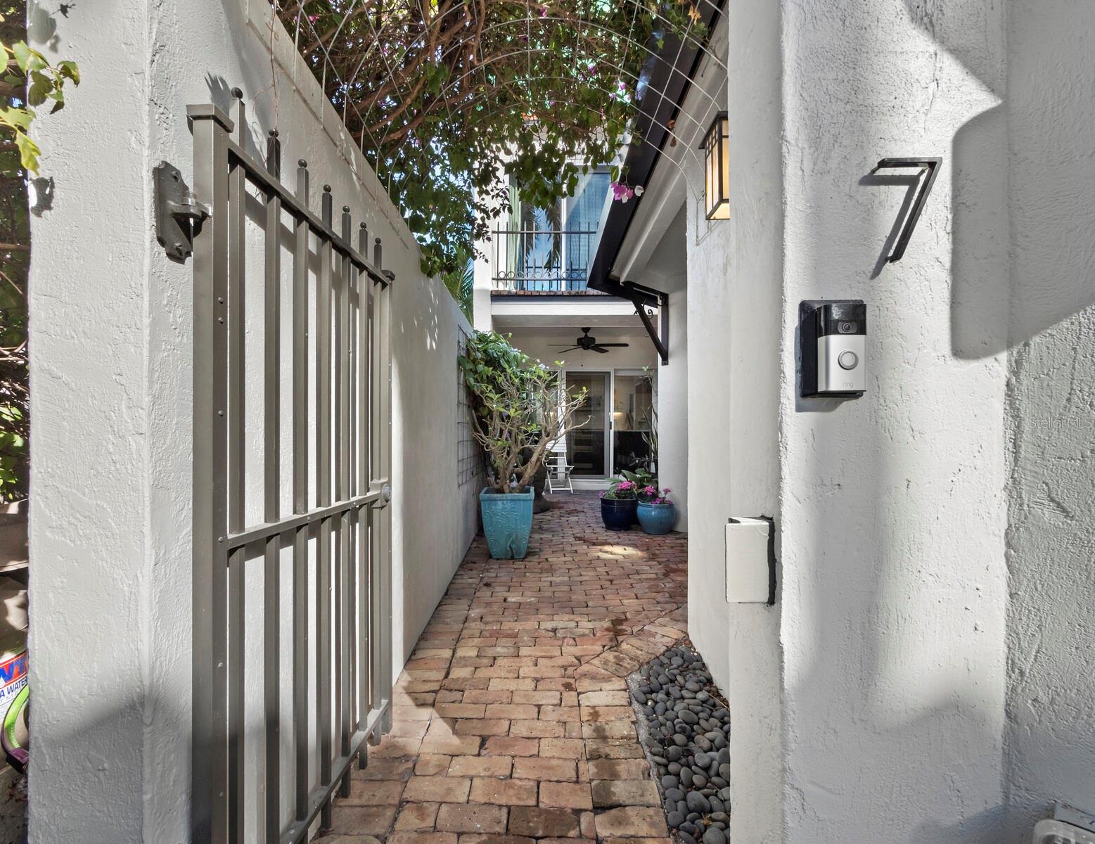 200 Cocoanut Ave #7 Property Photo 7