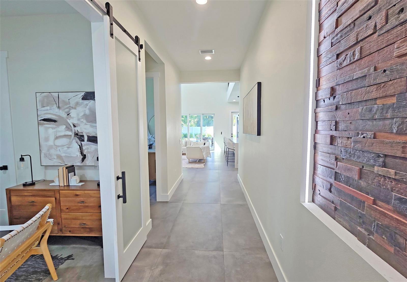 2475 Bay St Property Photo 11