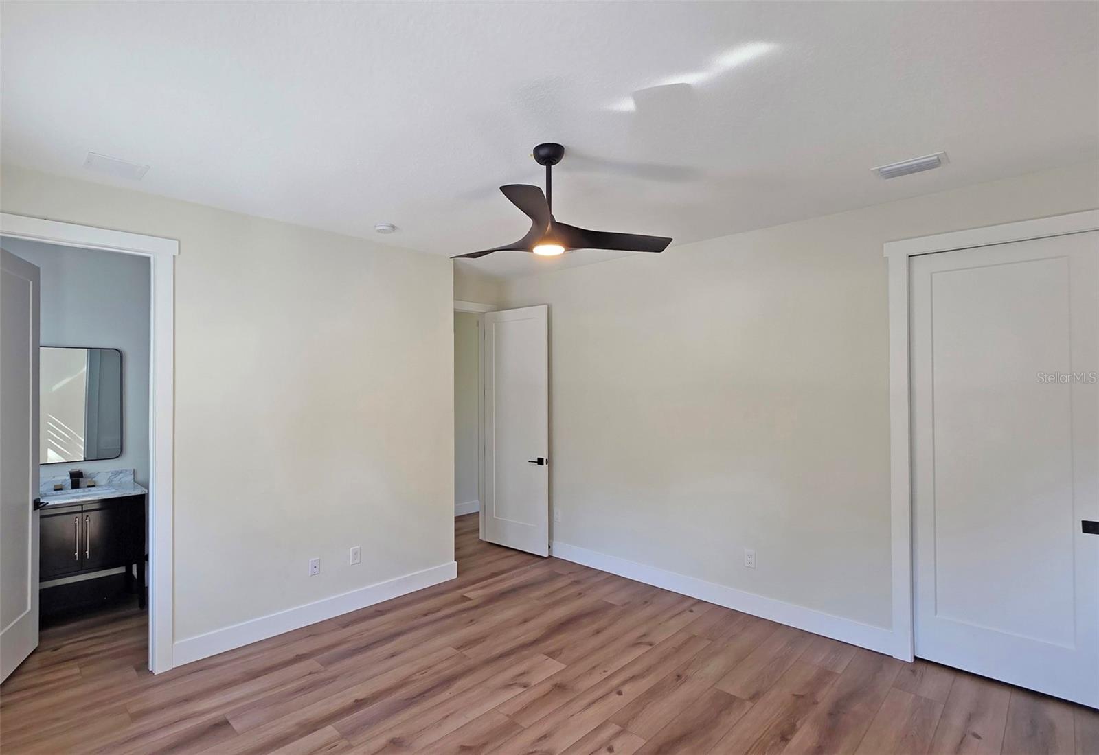 2475 Bay St Property Photo 47