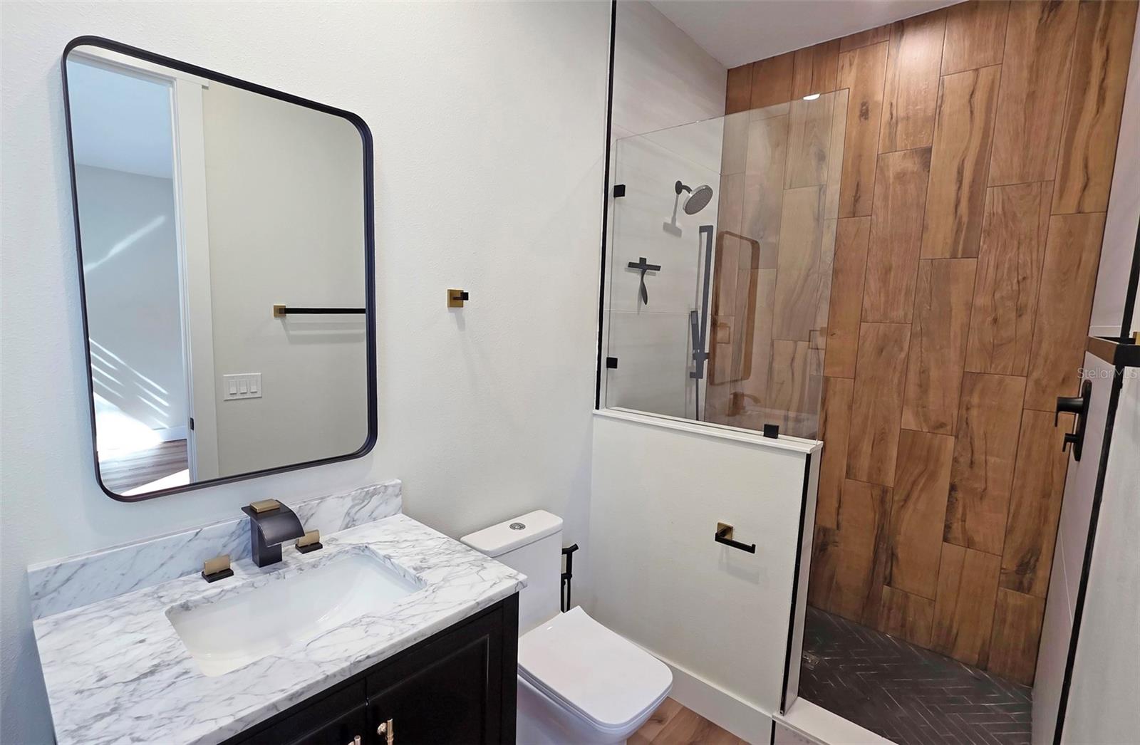 2475 Bay St Property Photo 50