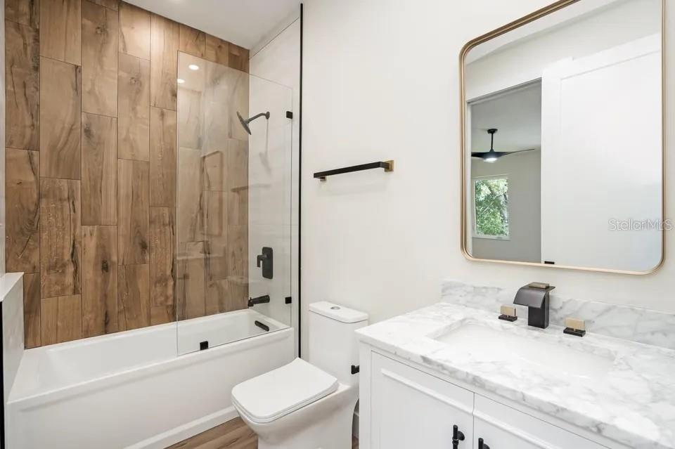 2475 Bay St Property Photo 56