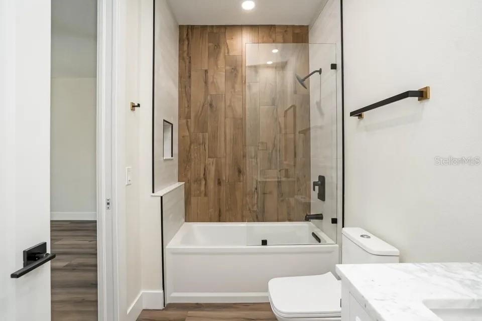 2475 Bay St Property Photo 57