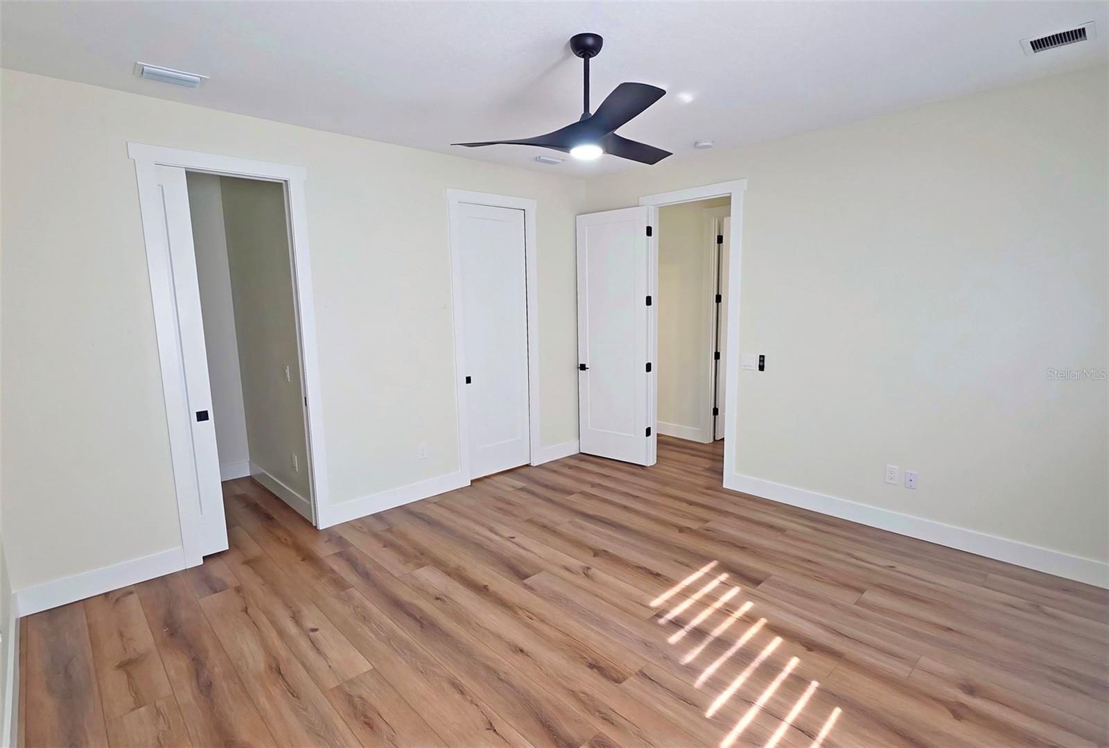 2475 Bay St Property Photo 58