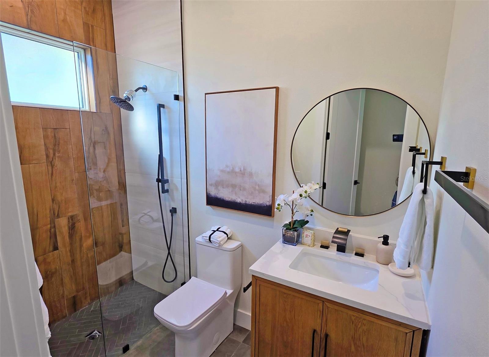 2475 Bay St Property Photo 61