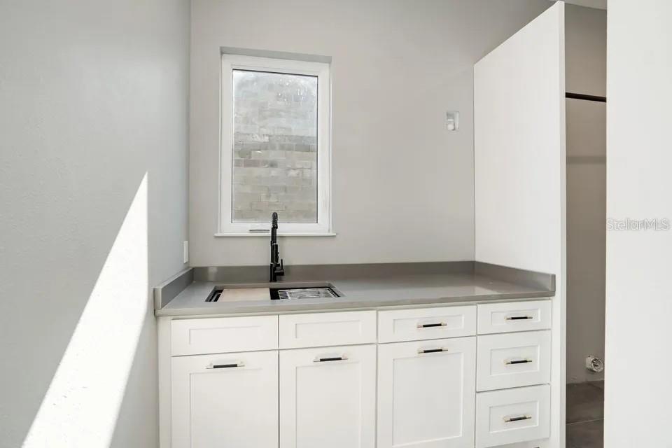 2475 Bay St Property Photo 63