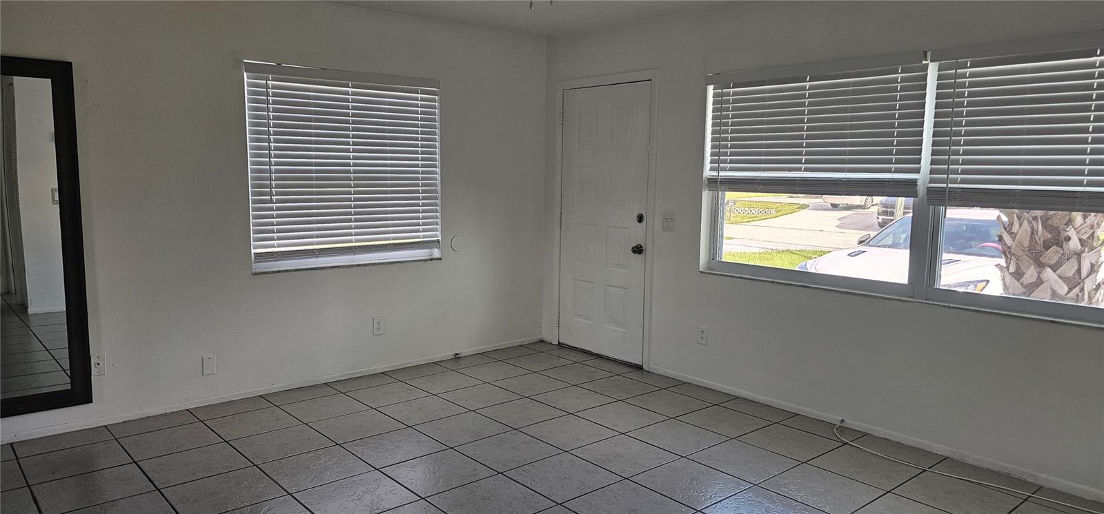 12048 Henley Ave #b Property Photo 5