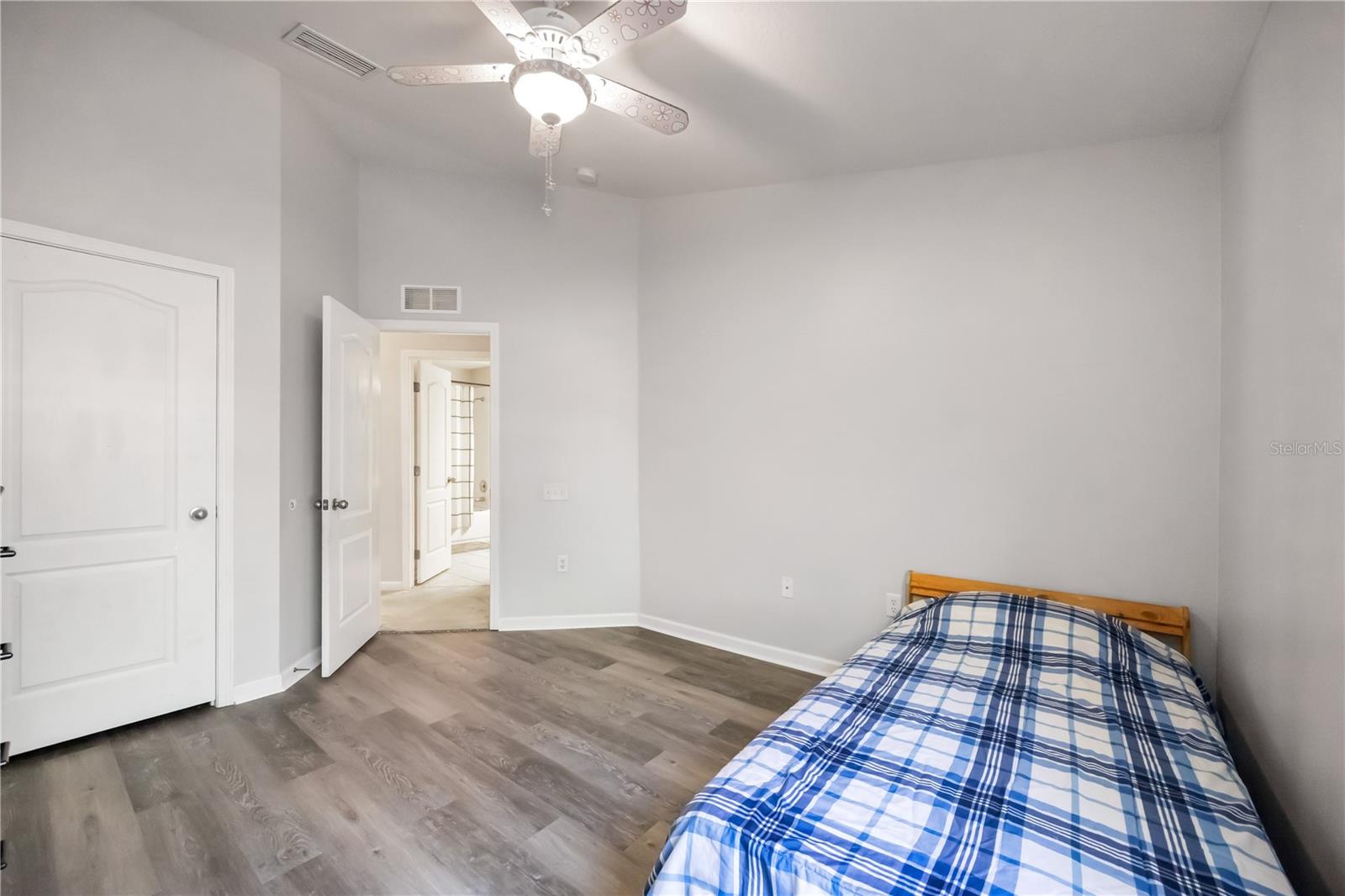 7180 83rd Dr E #6-5 Property Photo 17