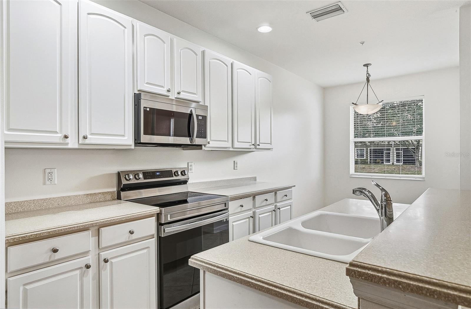 7928 Limestone Ln #19-105 Property Photo 14