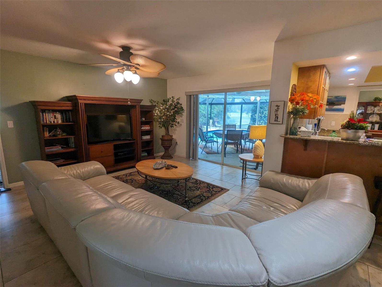 5409 Palm Aire Dr Property Photo 4