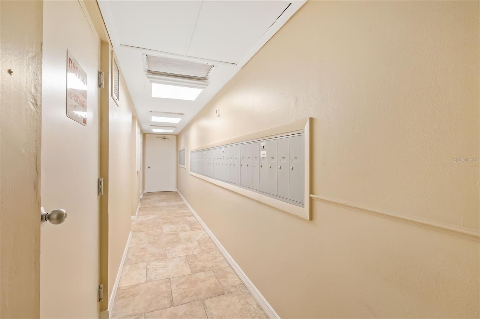7461 W Country Club Dr #404 Property Photo 5