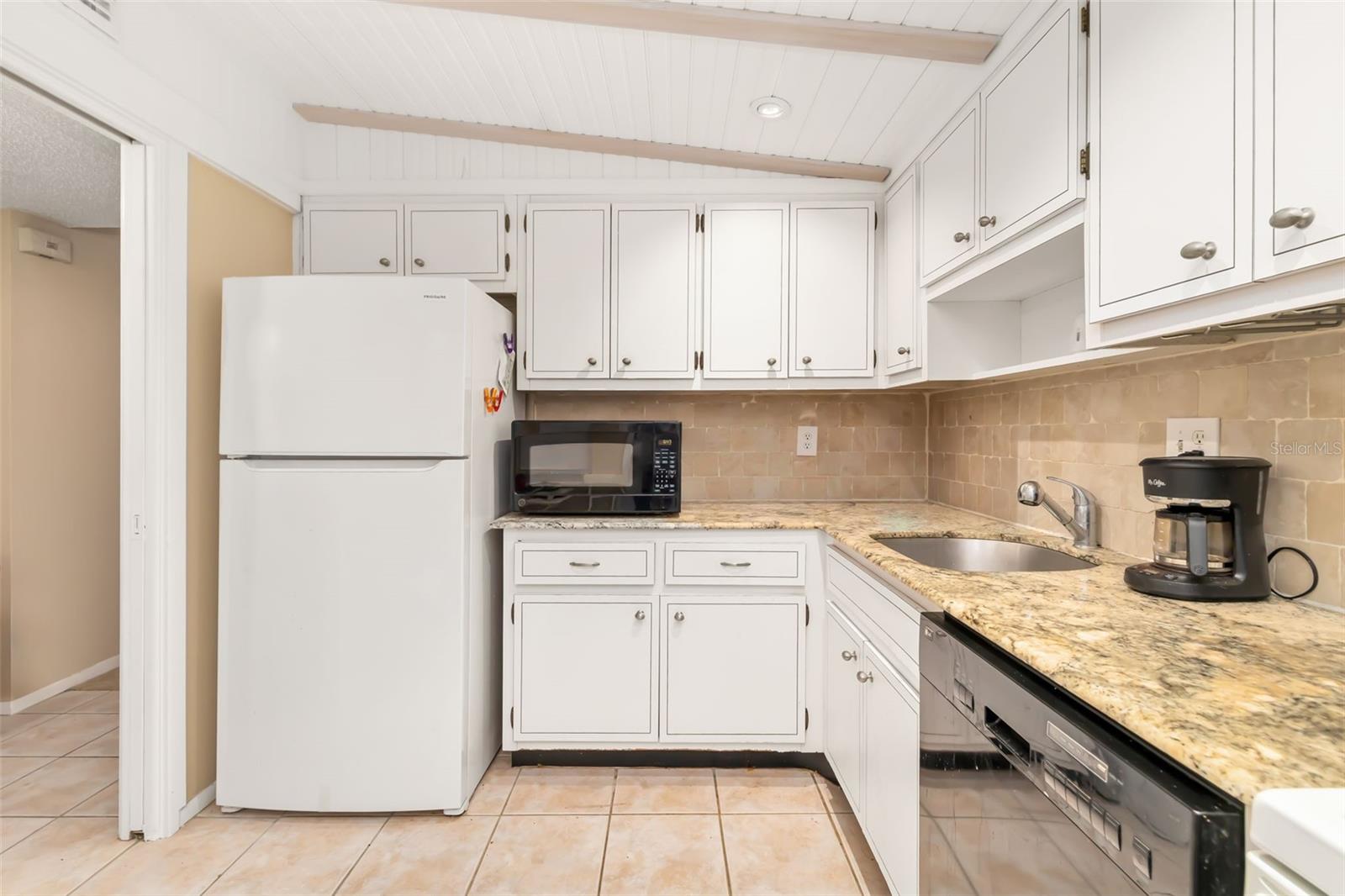 7461 W Country Club Dr #404 Property Photo 16