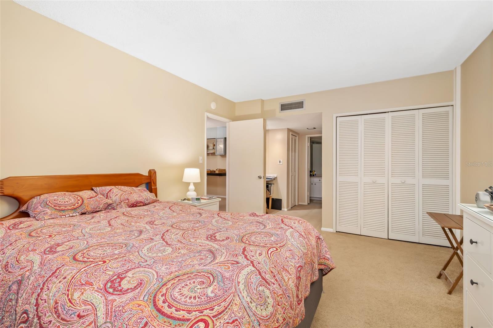 7461 W Country Club Dr #404 Property Photo 23