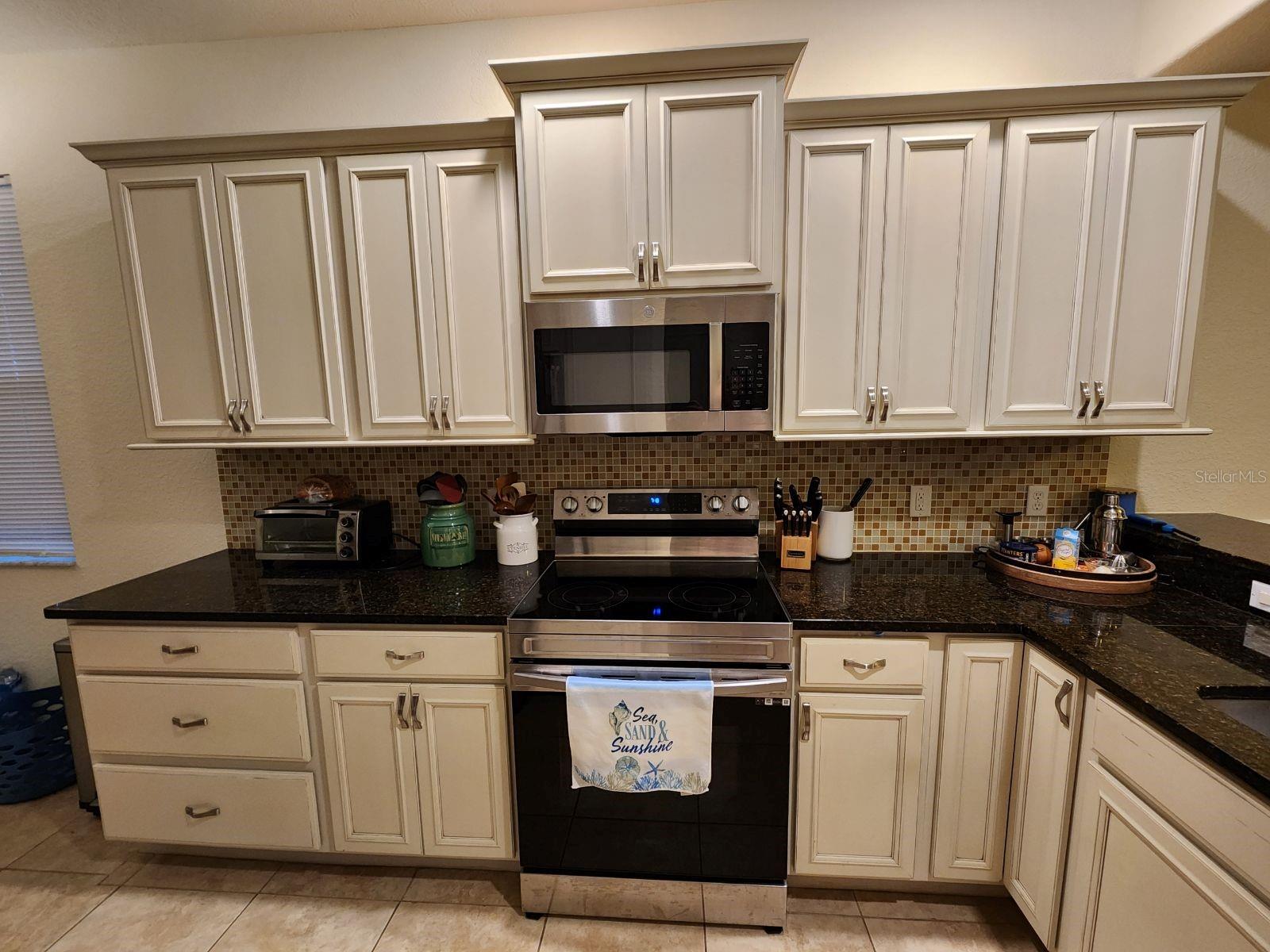 9027 Stone Harbour Loop Property Photo 2