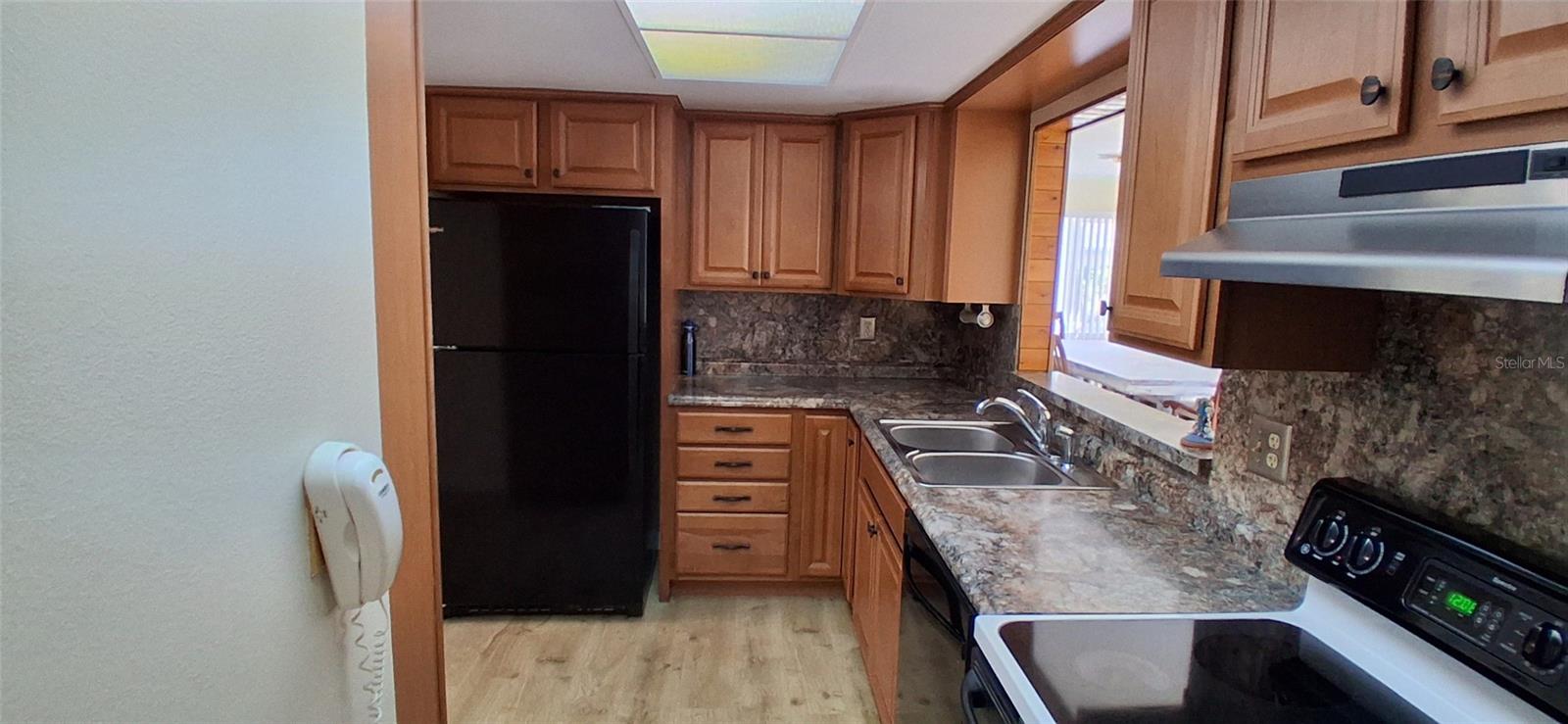 441 Rubens Dr E Property Photo 5