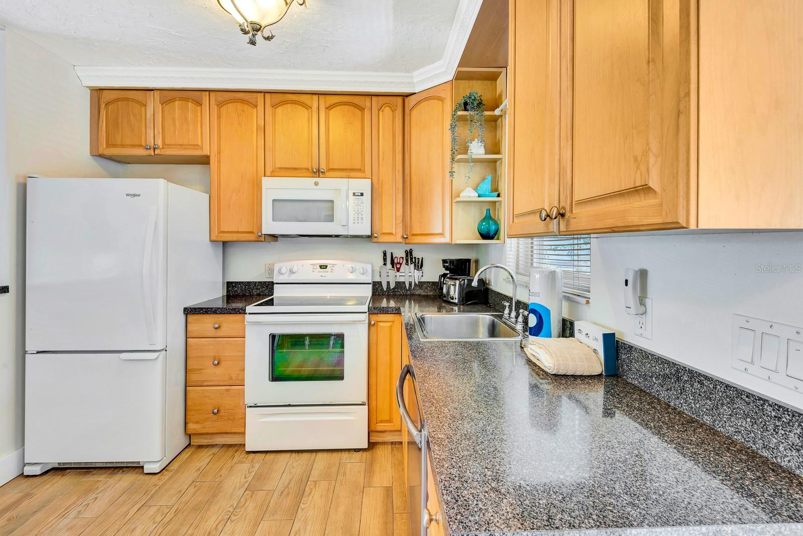 207 75th St #b Property Photo 19