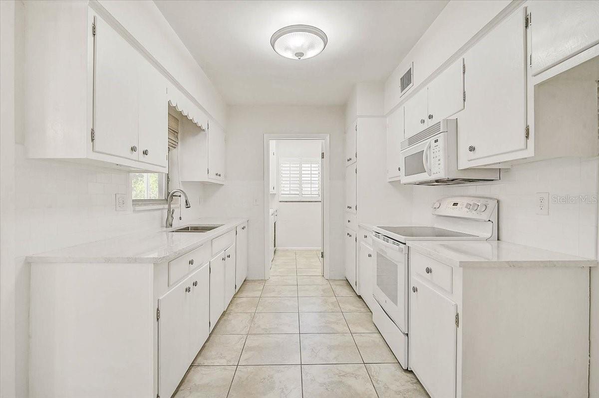 1958 Morris St Property Photo 18