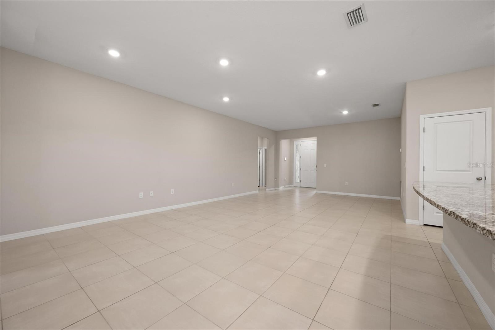 431 158th St E Property Photo 16