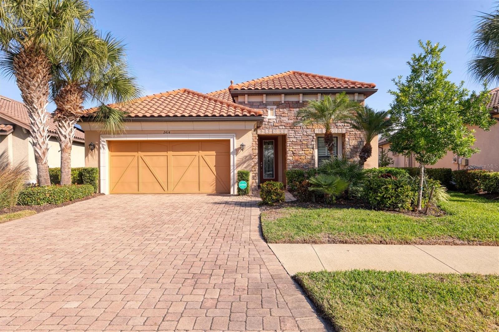 2414 VACCARO DR