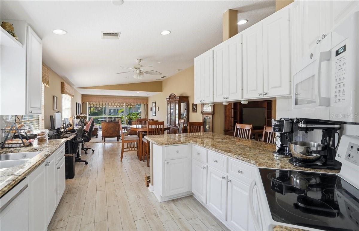 5546 Modena Pl Property Photo 5