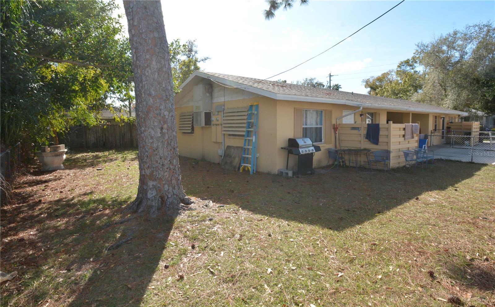 2100 9th St Property Photo 2