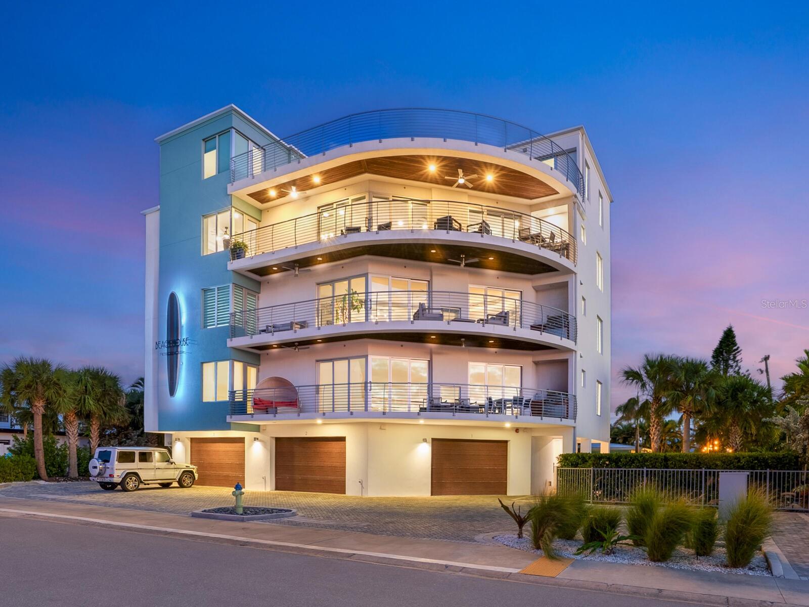1140 Seaside Dr #301 & Penthouse Property Photo 1