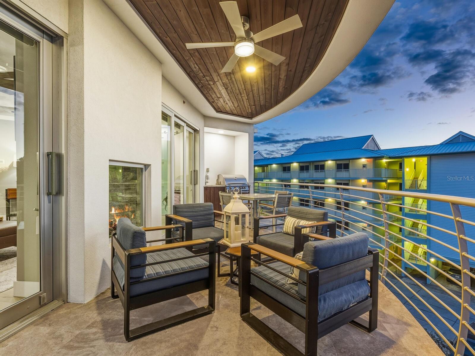 1140 Seaside Dr #301 & Penthouse Property Photo 10