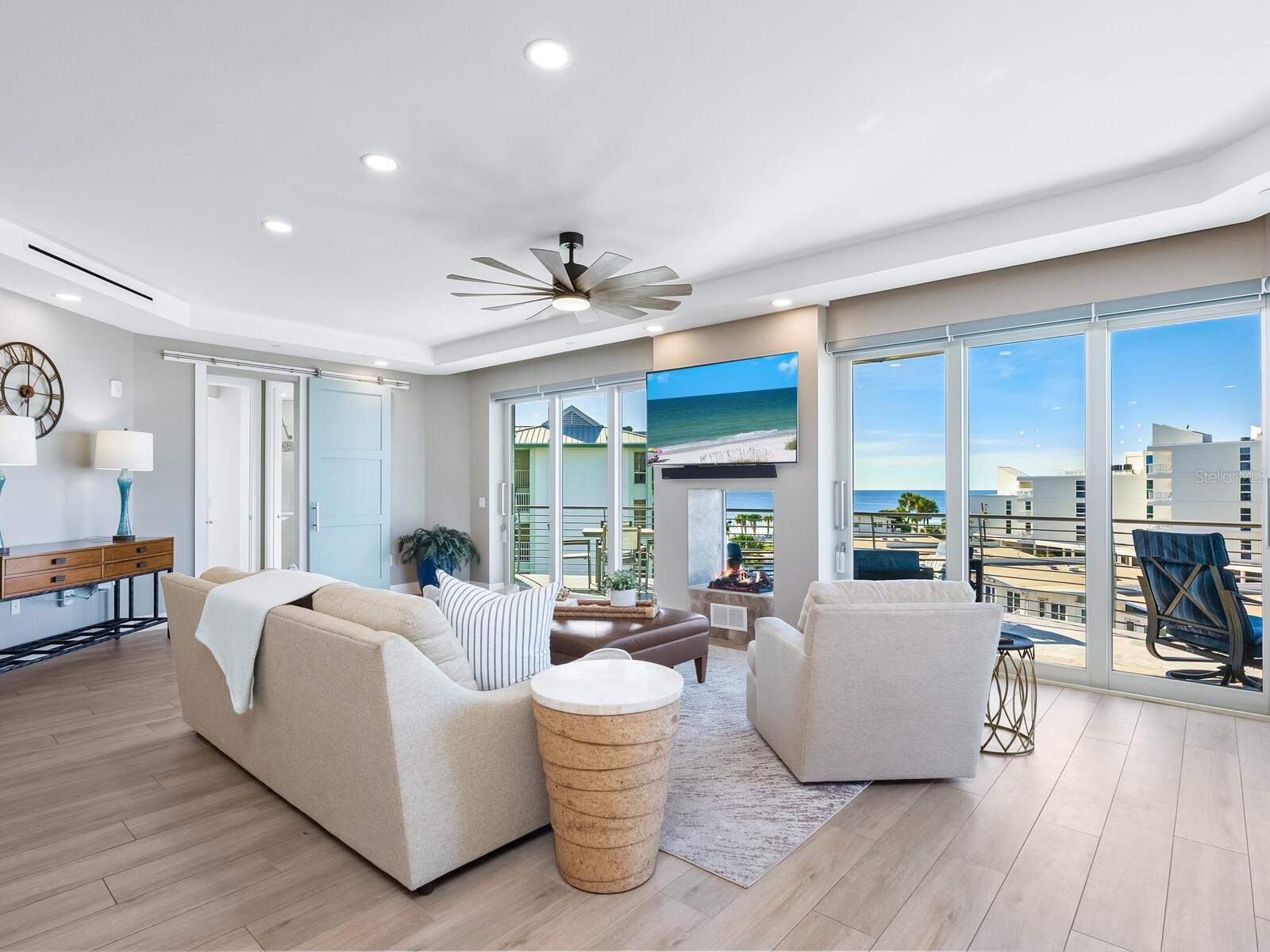 1140 Seaside Dr #301 & Penthouse Property Photo 21