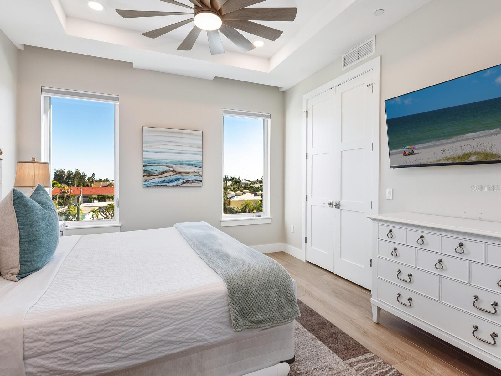 1140 Seaside Dr #301 & Penthouse Property Photo 37
