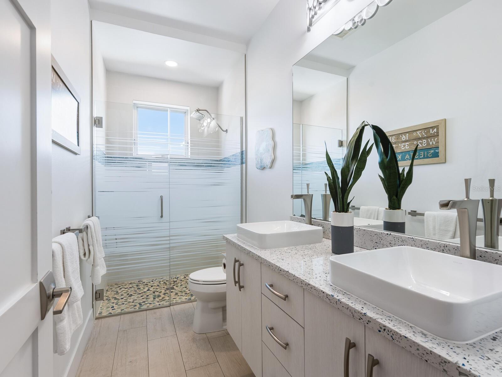 1140 Seaside Dr #301 & Penthouse Property Photo 38