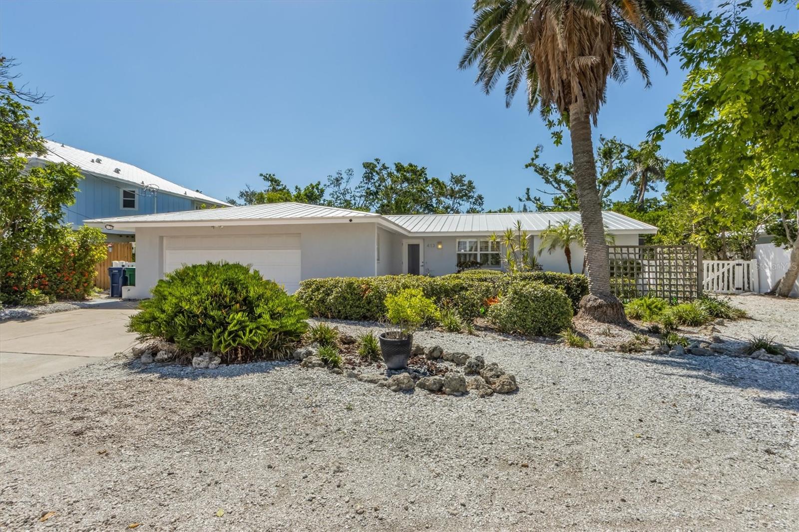 413 Poinsettia Rd Property Photo 1