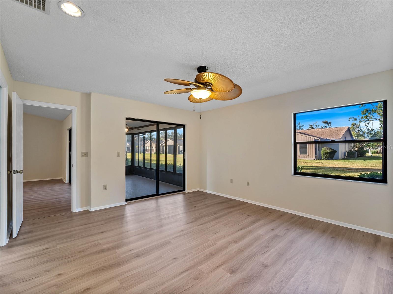 365 Oak Hill Way #32 Property Photo 14
