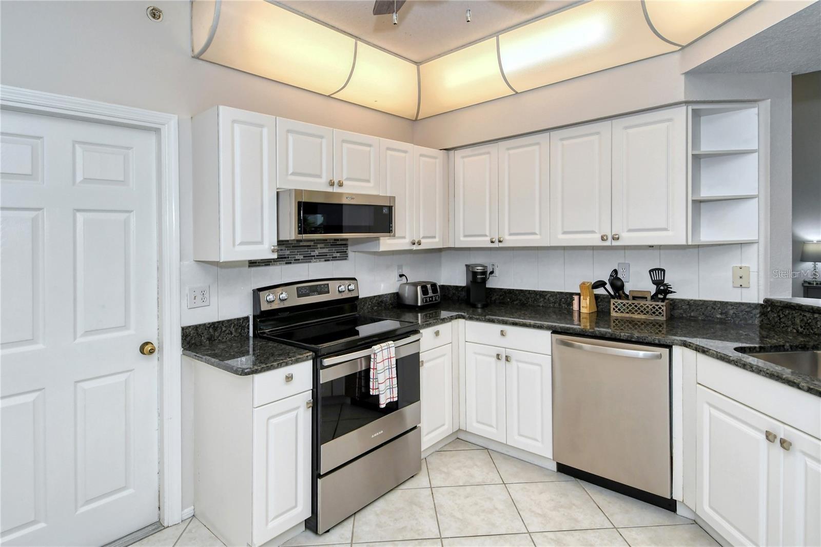 5414 Fair Oaks St #10-d Property Photo 6