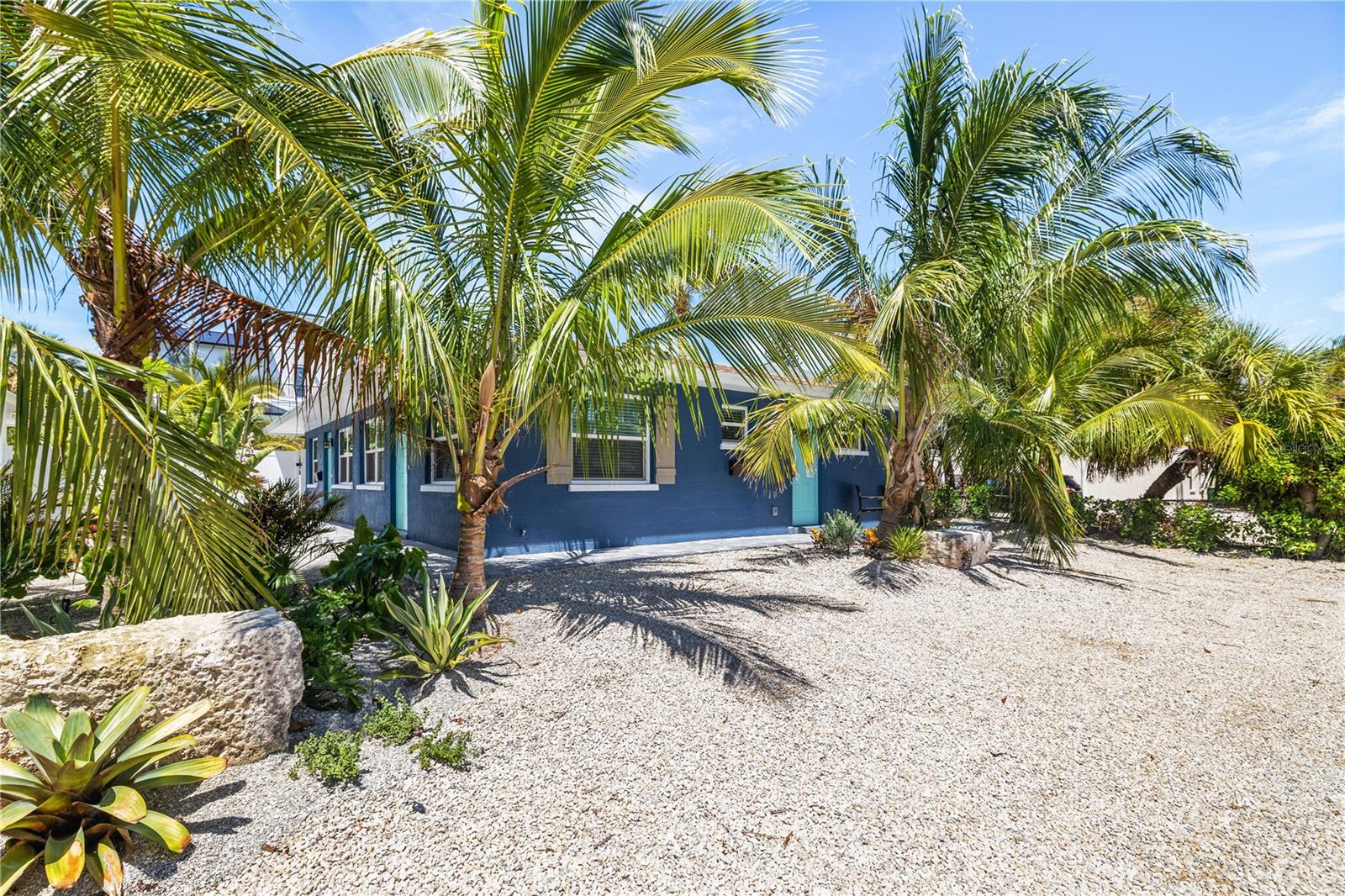 3016 Gulf Dr Property Photo 1