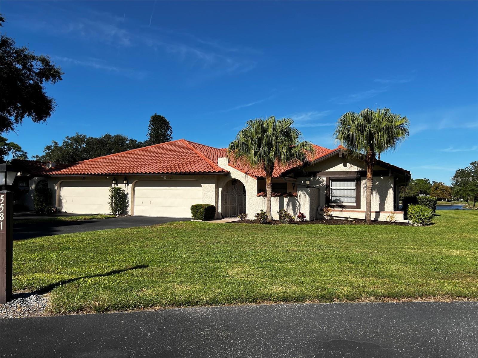 5581 Golf Pointe Dr Property Photo 2