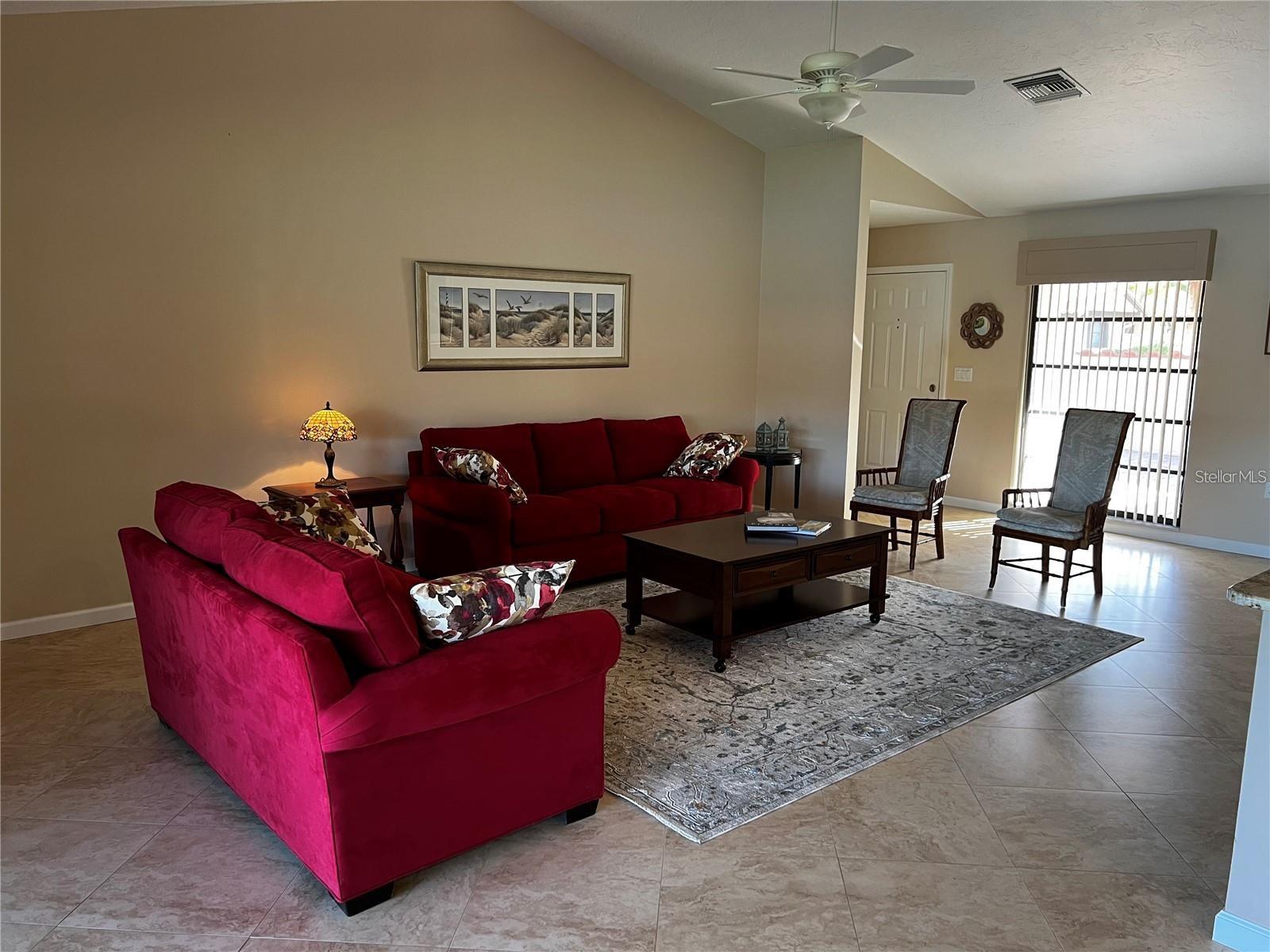 5581 Golf Pointe Dr Property Photo 5