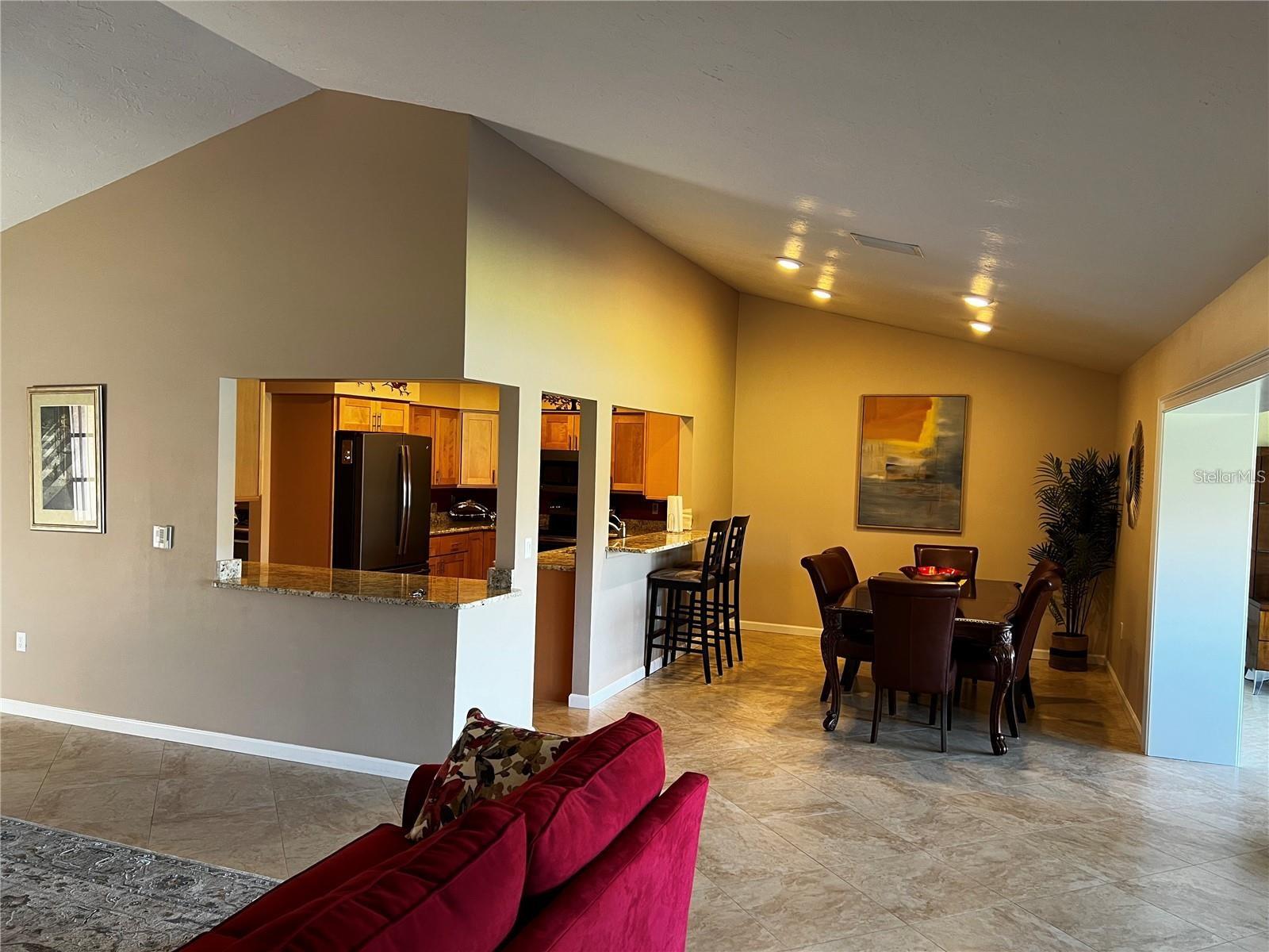 5581 Golf Pointe Dr Property Photo 6