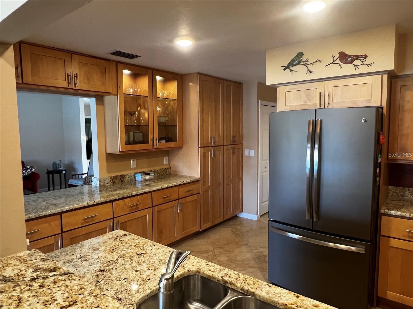 5581 Golf Pointe Dr Property Photo 8